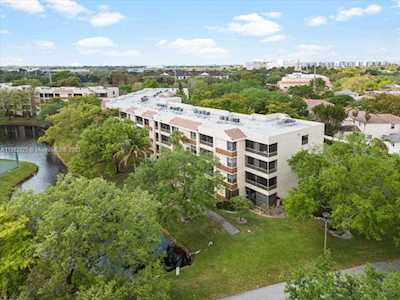 7500 NW 1st Ct #104-3 Plantation, FL 33317