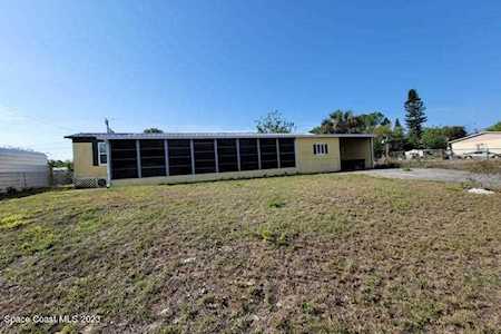 3455 Populatic Street Mims, FL 32754