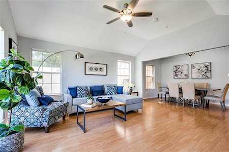 630 W Neely Street Dallas, TX 75208