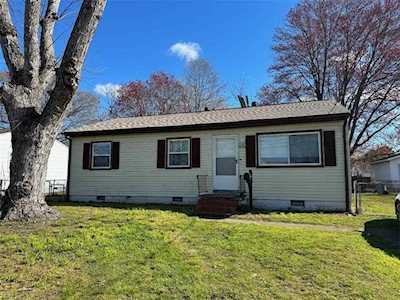 8524 Orcutt Ave Hampton, VA 23605