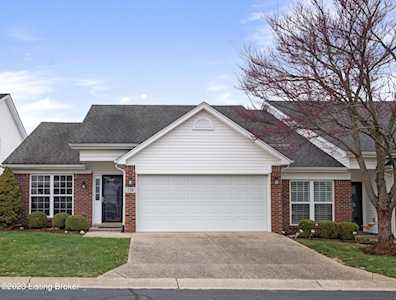 136 Charlton Wynde Dr Louisville, KY 40245