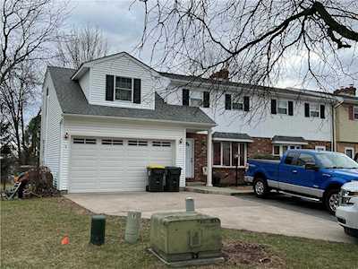 4234 Mohican Dr Schnecksville, PA 18078