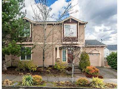 2711 NE Sumner ST Portland, OR 97211