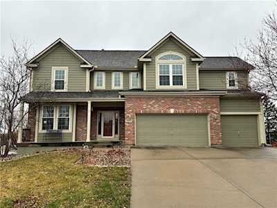 5825 Payne St Shawnee, KS 66226