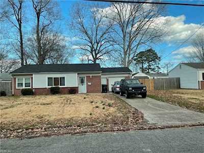 304 Dodge Dr Virginia Beach, VA 23452