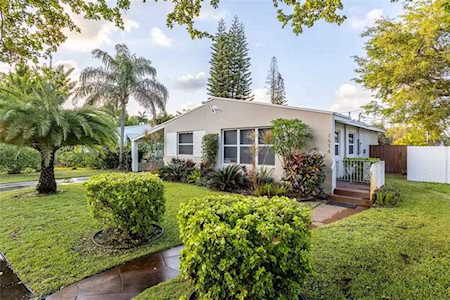 1614 Plunkett St Hollywood, FL 33020