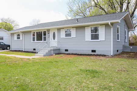 1819 Shelley St Murfreesboro, TN 37129