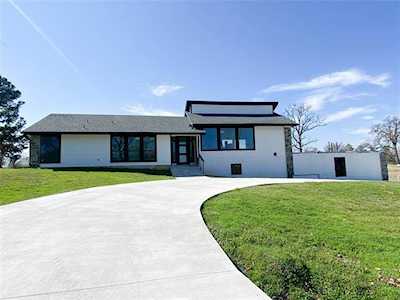 1124 Kiowa Drive W Lake Kiowa, TX 76240