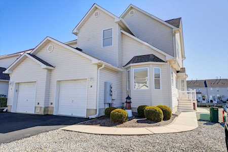 30 Blue Heron Ln Bayville, NJ 08721