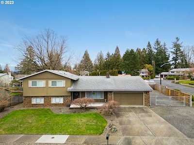 810 NW Riverview AVE Gresham, OR 97030