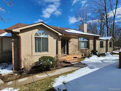 7413 Tall Timbers #178 West Bloomfield Twp, MI 48322
