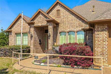 2015 Kodiak Court Arlington, TX 76013