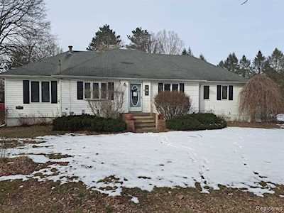 601 E South Holly Rd Fenton, MI 48430