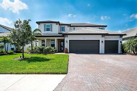 2210 Woodleaf Hammock Ct Lakewood Ranch, FL 34211