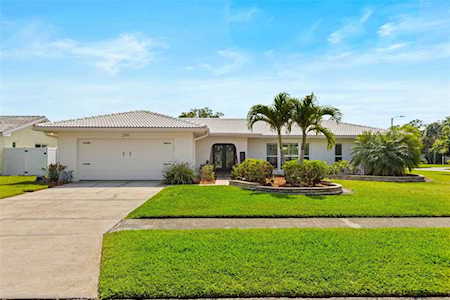 2141 Wateroak Dr N Clearwater, FL 33764