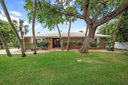 621 Buttonwood Dr Longboat Key, FL 34228