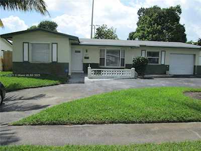 3600 NW 23rd St Lauderdale Lakes, FL 33311