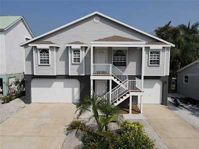 116 Lorraine St Crystal Beach, FL 34681