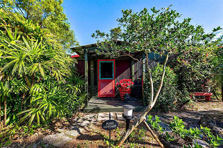 574 Artists Ave Englewood, FL 34223