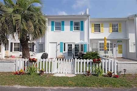 212 Bunker Hill Ln Dunedin, FL 34698