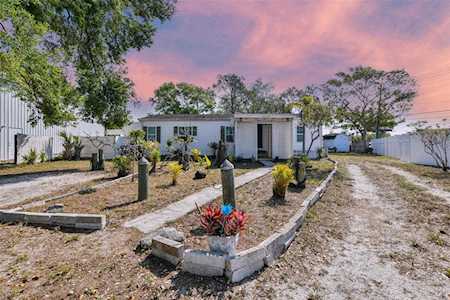13443 N 60th St Clearwater, FL 33760