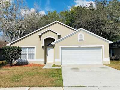 1421 Lake Shore Ranch Dr Seffner, FL 33584