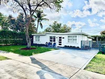5710 SW 40th Ct West Park, FL 33023