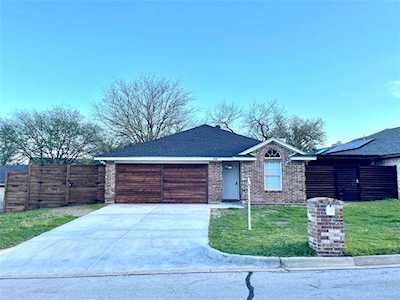 910 Rolling Meadows Drive Arlington, TX 76015