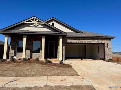 6590 NW Moon Crest Lane Huntsville, AL 35806
