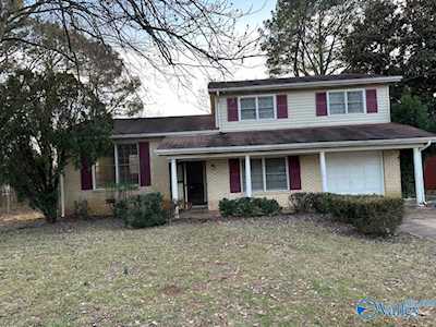 4003 NW Gunnison Lane Huntsville, AL 35810