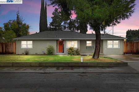 1542 Overholtzer Dr Modesto, CA 95355