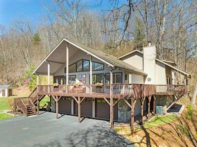 212 Nicholas Ln Maggie Valley, NC 28751