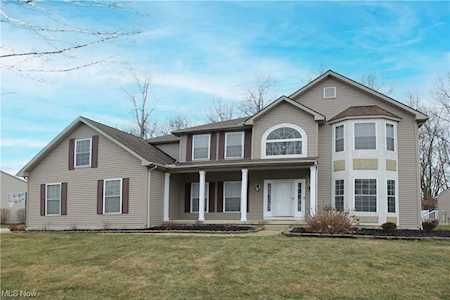 1678 Elm Dr Avon, OH 44011