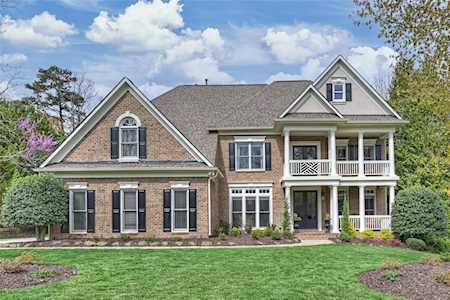 8302 Woodmont Dr Waxhaw, NC 28173