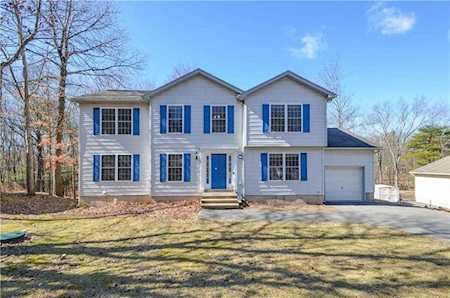 2044 Forest Lake Dr East Stroudsburg, PA 18302