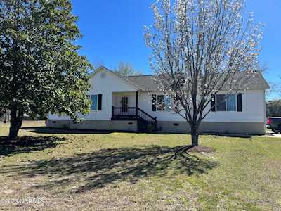 803 Wood Creek Drive Hubert, NC 28539
