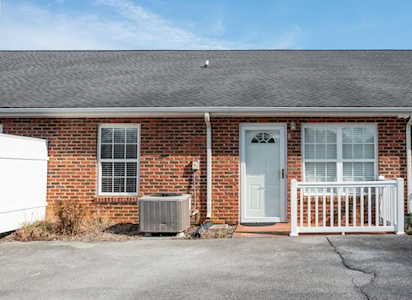 11 Boone Hill Ct Johnson City, TN 37615