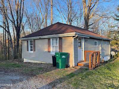 288 Church Dr Lenoir City, TN 37771