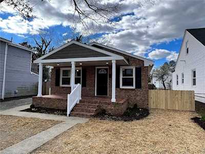 209 Wellons St Suffolk, VA 23434