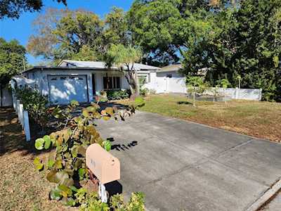 913 Freemont St S Gulfport, FL 33707
