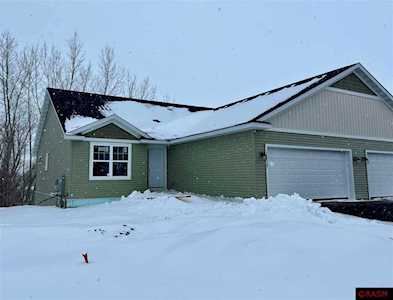 1117 Sakatah Ct Madison Lake, MN 56063