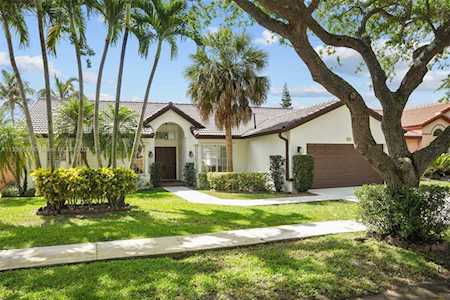 19640 NW 87th Pl Hialeah, FL 33018