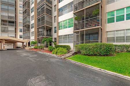 900 Saint Charles Pl #113 Pembroke Pines, FL 33026