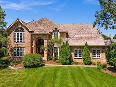 330 Persimmon Dr St. Charles, IL 60174