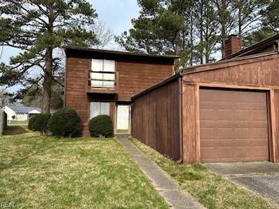 10 Drake Circle Chesapeake, VA 23320