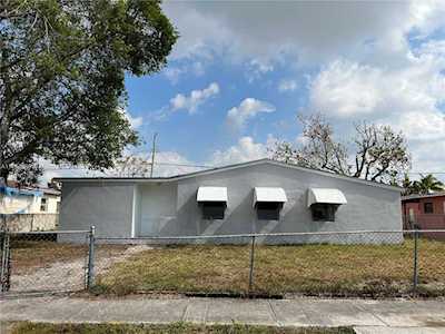 4331 SW 36th St West Park, FL 33023