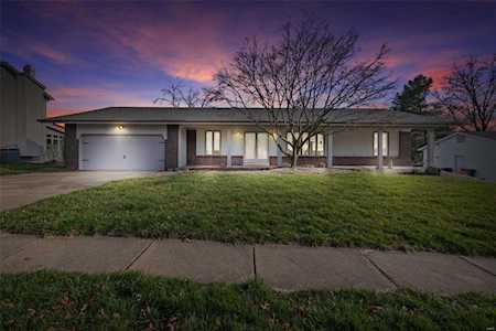 13222 Windbrooke Ln St Louis, MO 63146