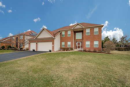 2 Trevino Ct Bolingbrook, IL 60490