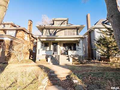 1120 N Maplewood Ave Peoria, IL 61606