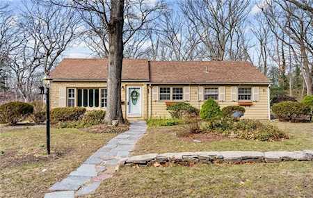 25 Bruce Ln Warwick, RI 02886